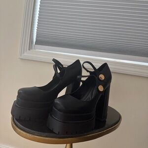 AKIRA AZALEA WANG VIOLINA BLACK CHUNKY PLATFORM PUMP Size 99